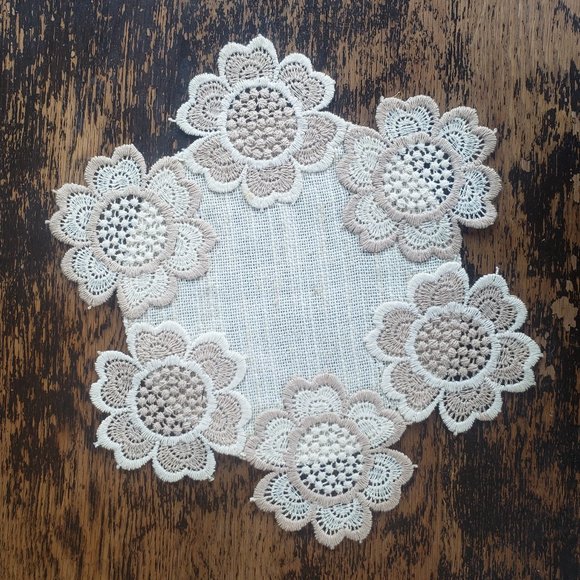 Floral Doily, Table Mat, Plant Mat - Picture 1 of 4